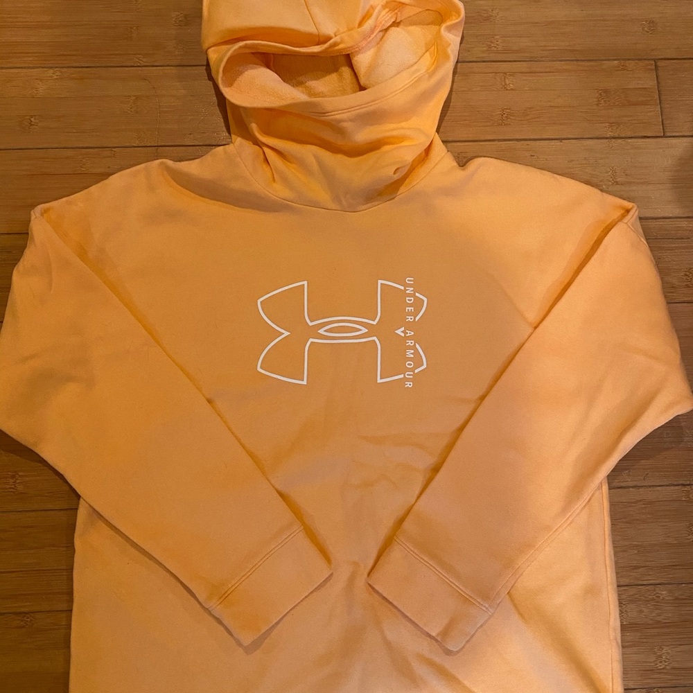 NWT women’s under armor hoodie
